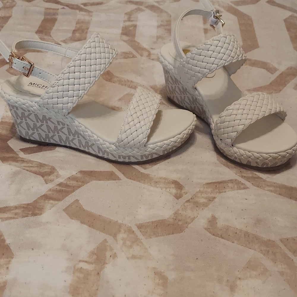 Kids shoes